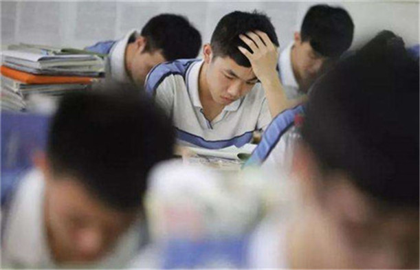 厌学孩子纠正学校