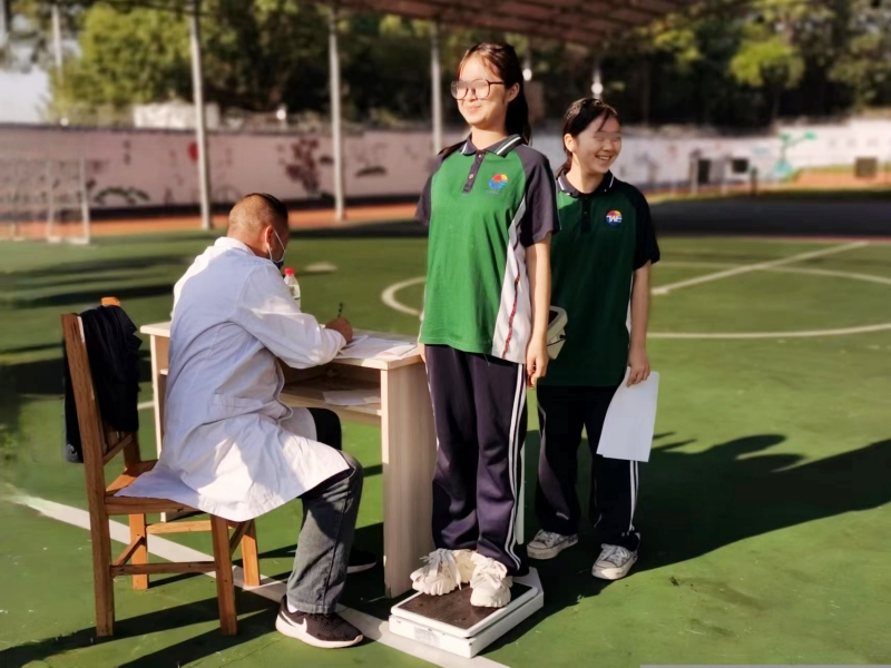 新起点青少年特训学校组织学员开展健康体检，青少年管教学校