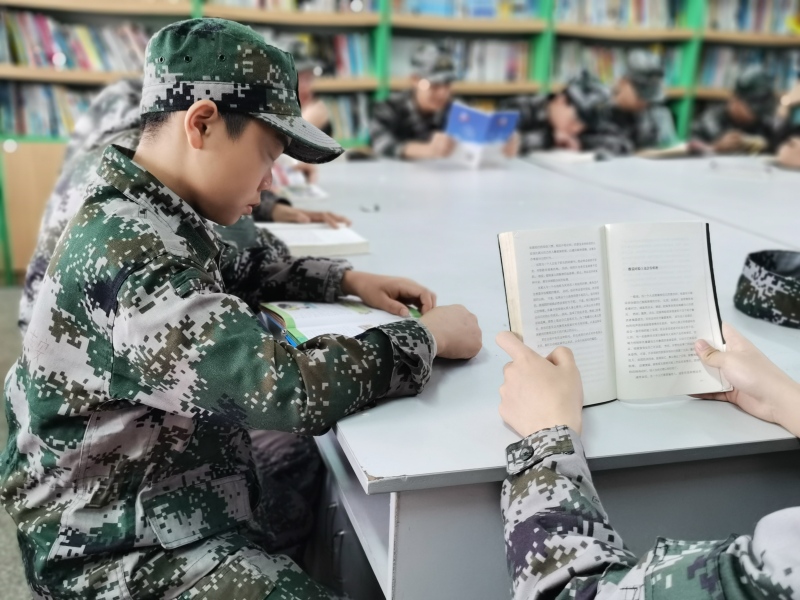 新起点读书活动，探索书中人间真理，封闭式教育学校